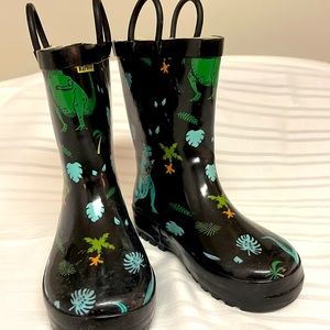 New Rain Boots for Boys. 💙